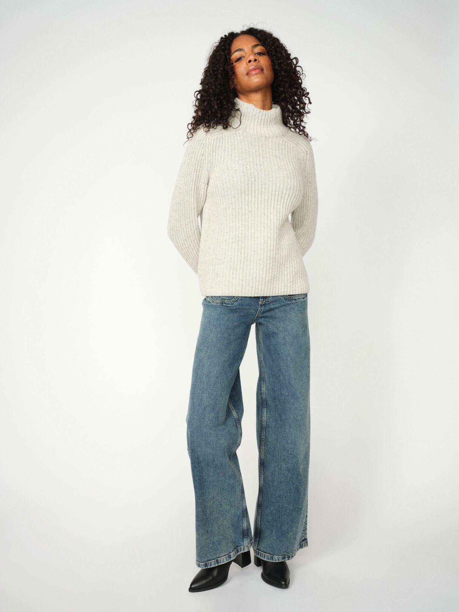 Modelshot / Blue / Detail